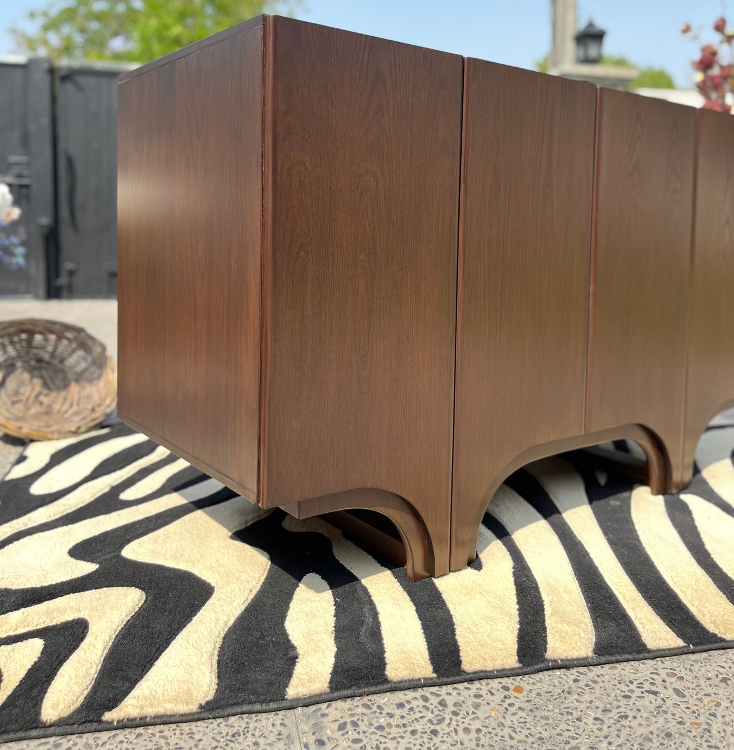 “Ridgeway “dining buffet rack